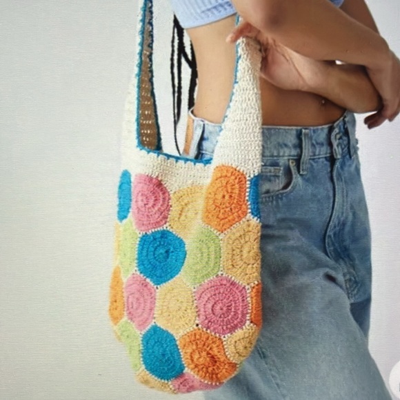 Urban Outfitters Colorblock Crochet Granny Square Crossbody Bag  NEW - Picture 2 of 6